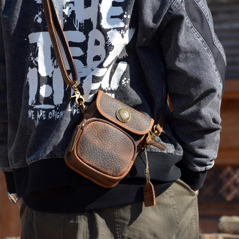 香港狄記皮具 狄記 原創真皮手工 ins郵差包 ins風格包包 頭層牛皮包包 皮革 原創手工真皮 皮件 香港狄記手工製作 - 原創機能斜背小包396號