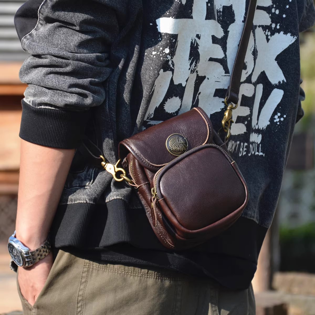 香港狄記手工製作 - 原創機能斜背小包396號