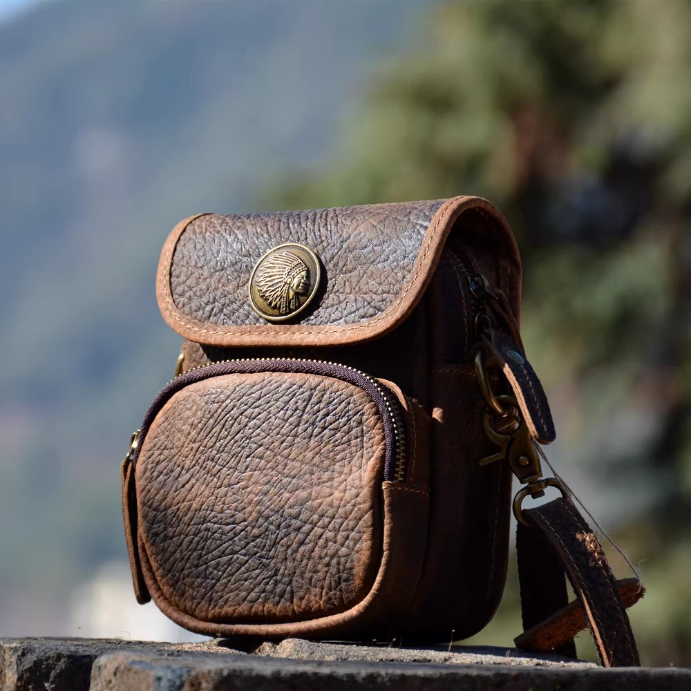 香港狄記皮具 狄記 原創真皮手工 ins郵差包 ins風格包包 頭層牛皮包包 皮革 原創手工真皮 皮件 香港狄記手工製作 - 原創機能斜背小包396號