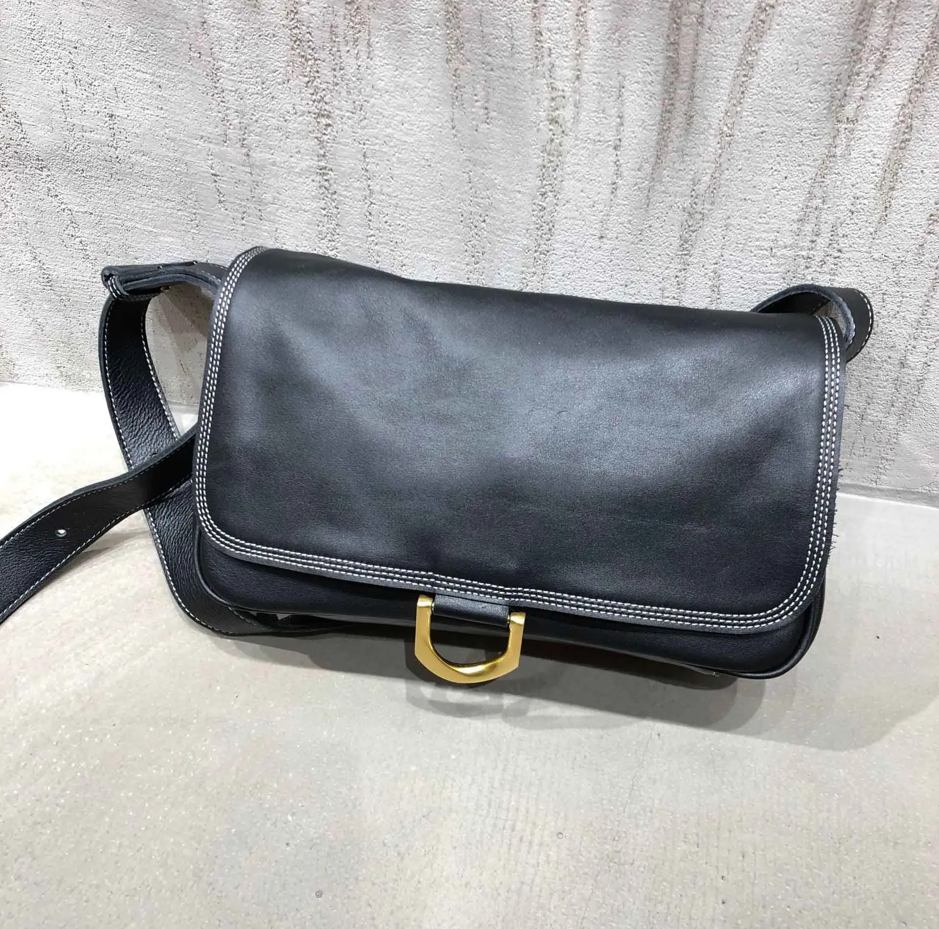 香港狄記皮具 狄記 原創真皮手工 ins郵差包 ins風格包包 頭層牛皮包包 皮革 原創手工真皮 皮件 DEEPKEE 復古真皮手工包