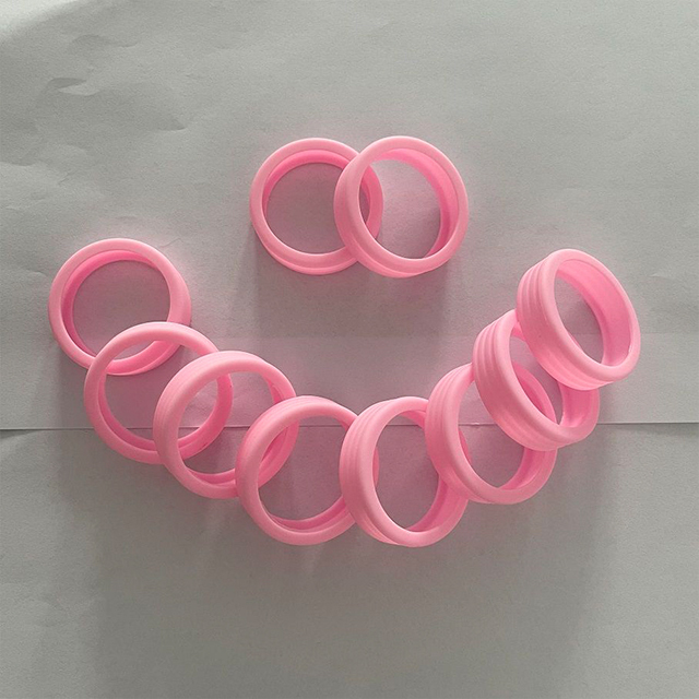 🧳🔇These luggage wheel covers not only protect your suitcase from wear and tear but also reduce noise.