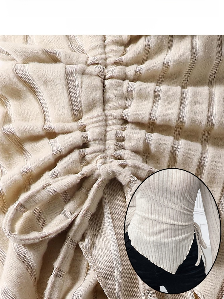 Off-shoulder T-shirt with trumpet sleeves