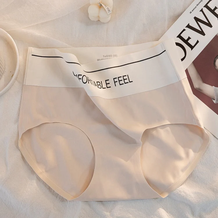 【Wacoal】ハイウエストショーツ | ハイウエストでお腹を引き締め、シュッとスッキリ！肌に優しいアイスシルク素材を採用し、快適な着心地を実現。シームレスでヨガパンツにも響かない！