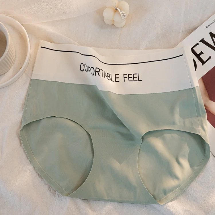 【Wacoal】ハイウエストショーツ | ハイウエストでお腹を引き締め、シュッとスッキリ！肌に優しいアイスシルク素材を採用し、快適な着心地を実現。シームレスでヨガパンツにも響かない！