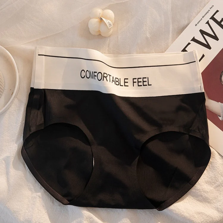 【Wacoal】ハイウエストショーツ | ハイウエストでお腹を引き締め、シュッとスッキリ！肌に優しいアイスシルク素材を採用し、快適な着心地を実現。シームレスでヨガパンツにも響かない！