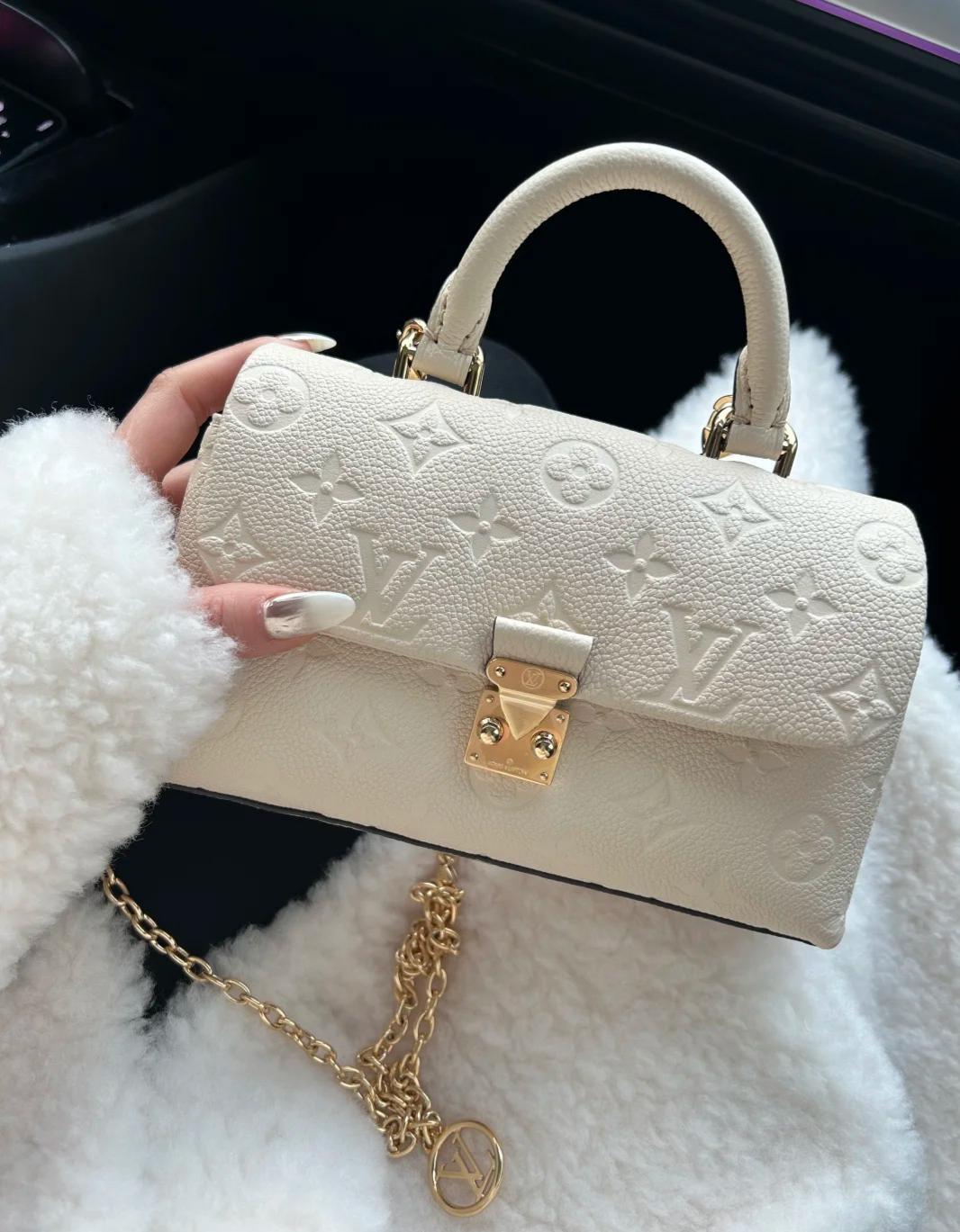 秋冬必備✨エレガントなモノグラムハンドバッグ💓毎日使いやすく高級感溢れるデザイン💎