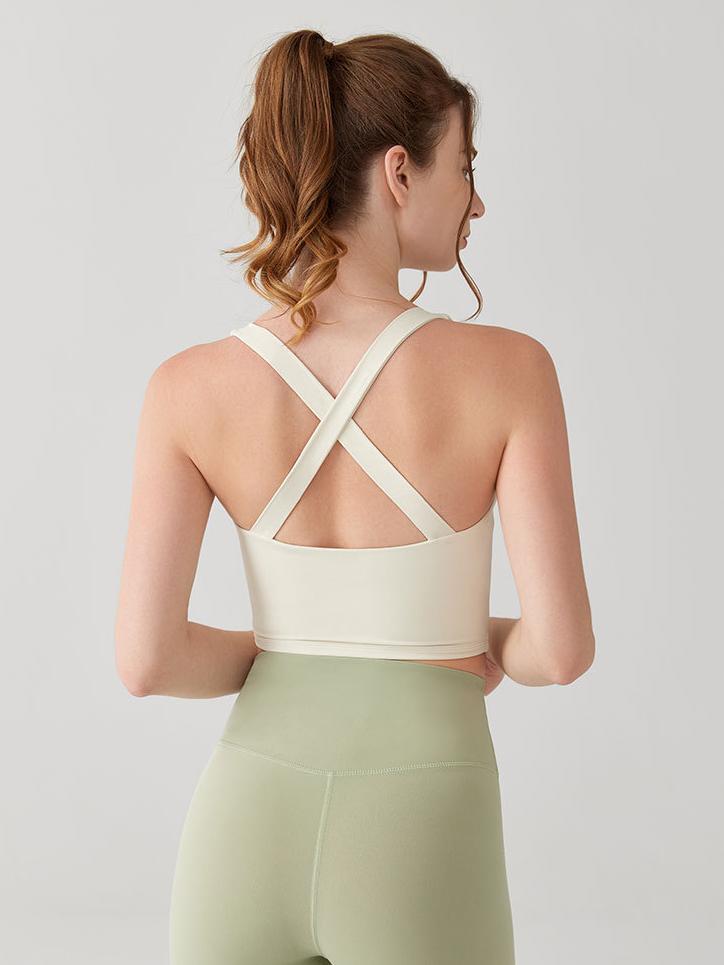 フロントねじり　カップ取り出し可能　スポーツブラ