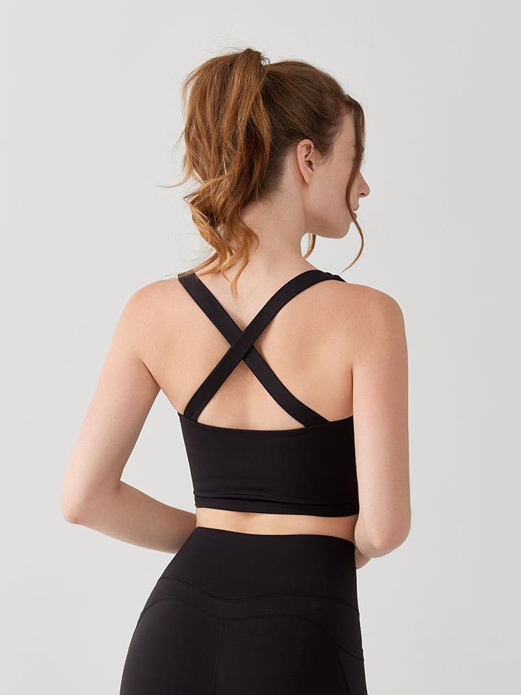 フロントねじり　カップ取り出し可能　スポーツブラ