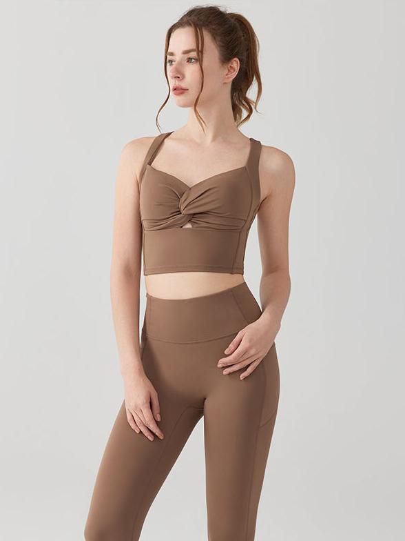 フロントねじり　カップ取り出し可能　スポーツブラ