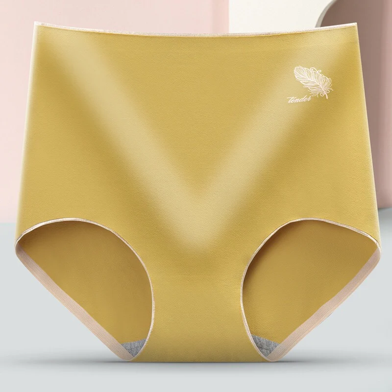 【Wacoal】【ハイウエスト補正ショーツ】食い込まないから着け心地が楽。綿100％のクロッチ、吸水性、通気性抜群。