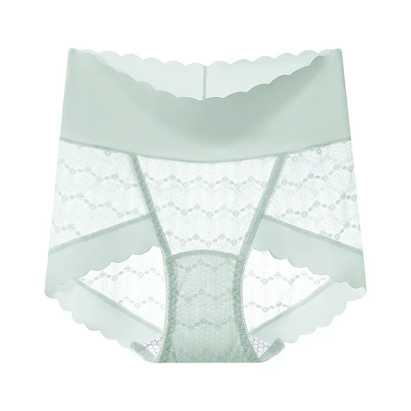 【Wacoal】レースショーツ | 長めの7A抗菌クロッチで女性のデリケート箇所を守る。肌に優しいレース素材を採用しており、チクチクせずアウターにも響かない！