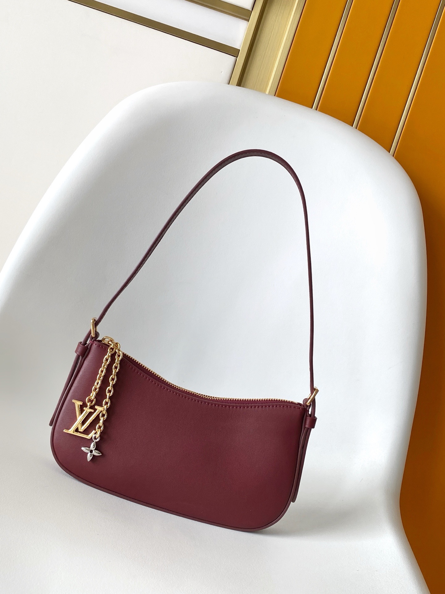 M25650 ボルドー Pochette LV Bloom