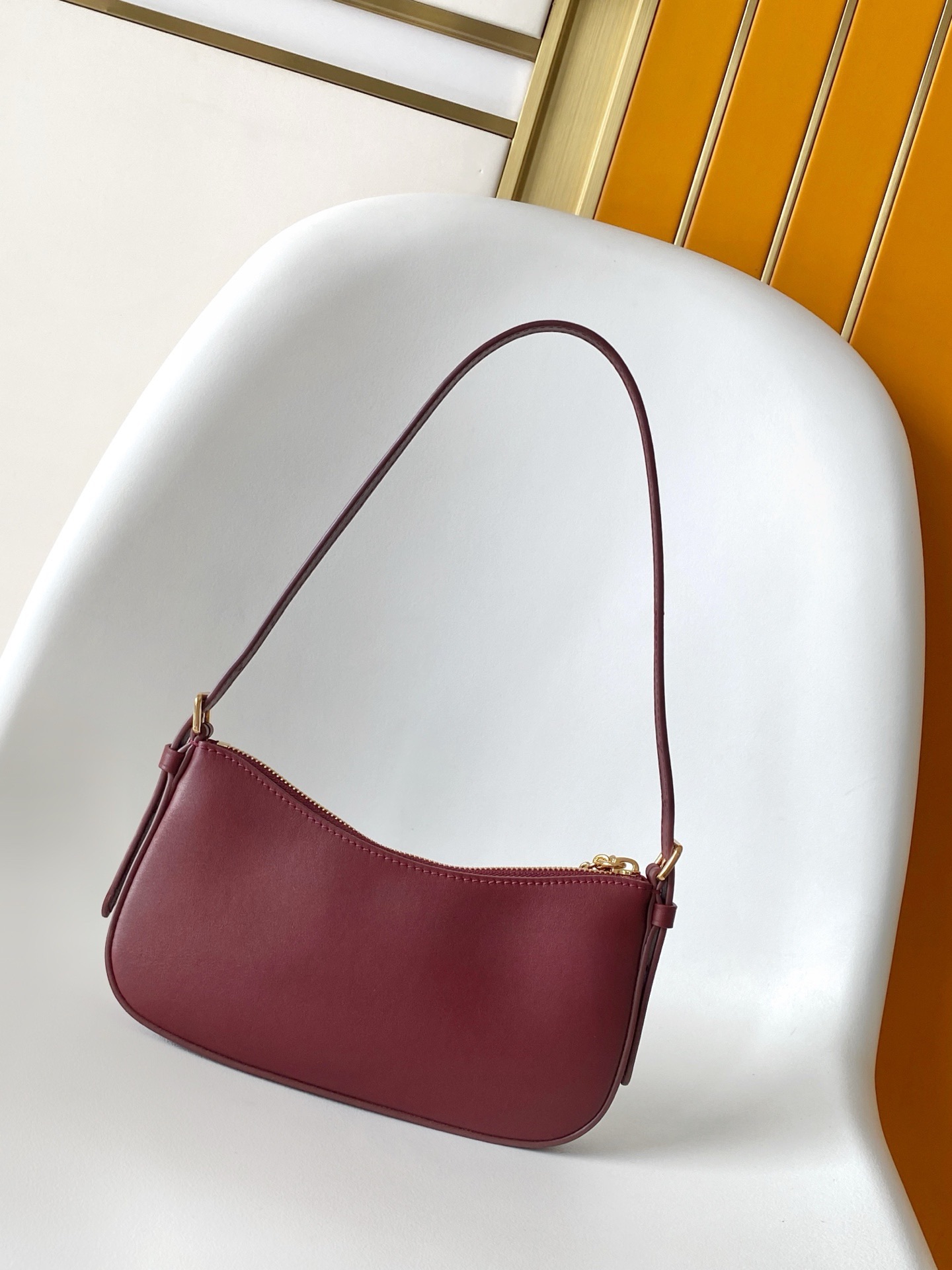 M25650 ボルドー Pochette LV Bloom