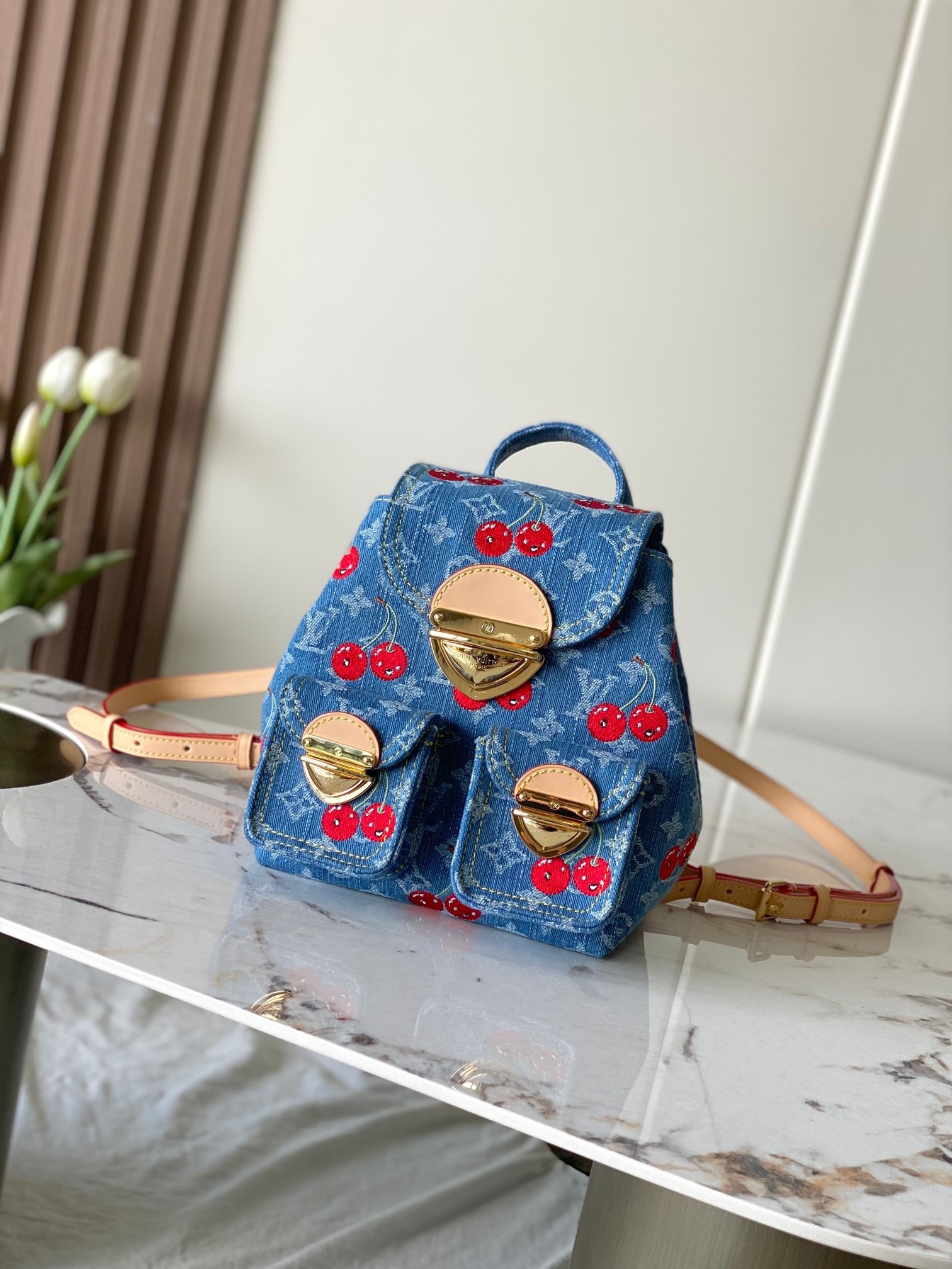 【ヴェニス バックパック】M13679 デニム／チェリー