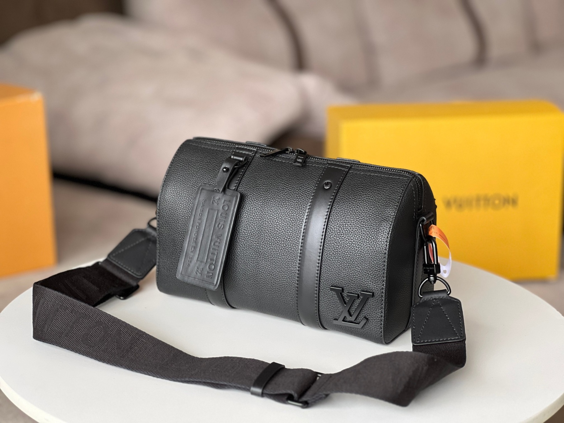 ChatGPT 说：  City Keepall バッグ