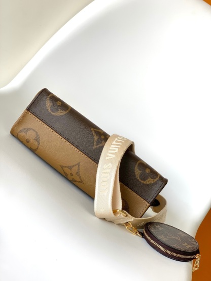 オンザゴー トートバッグ