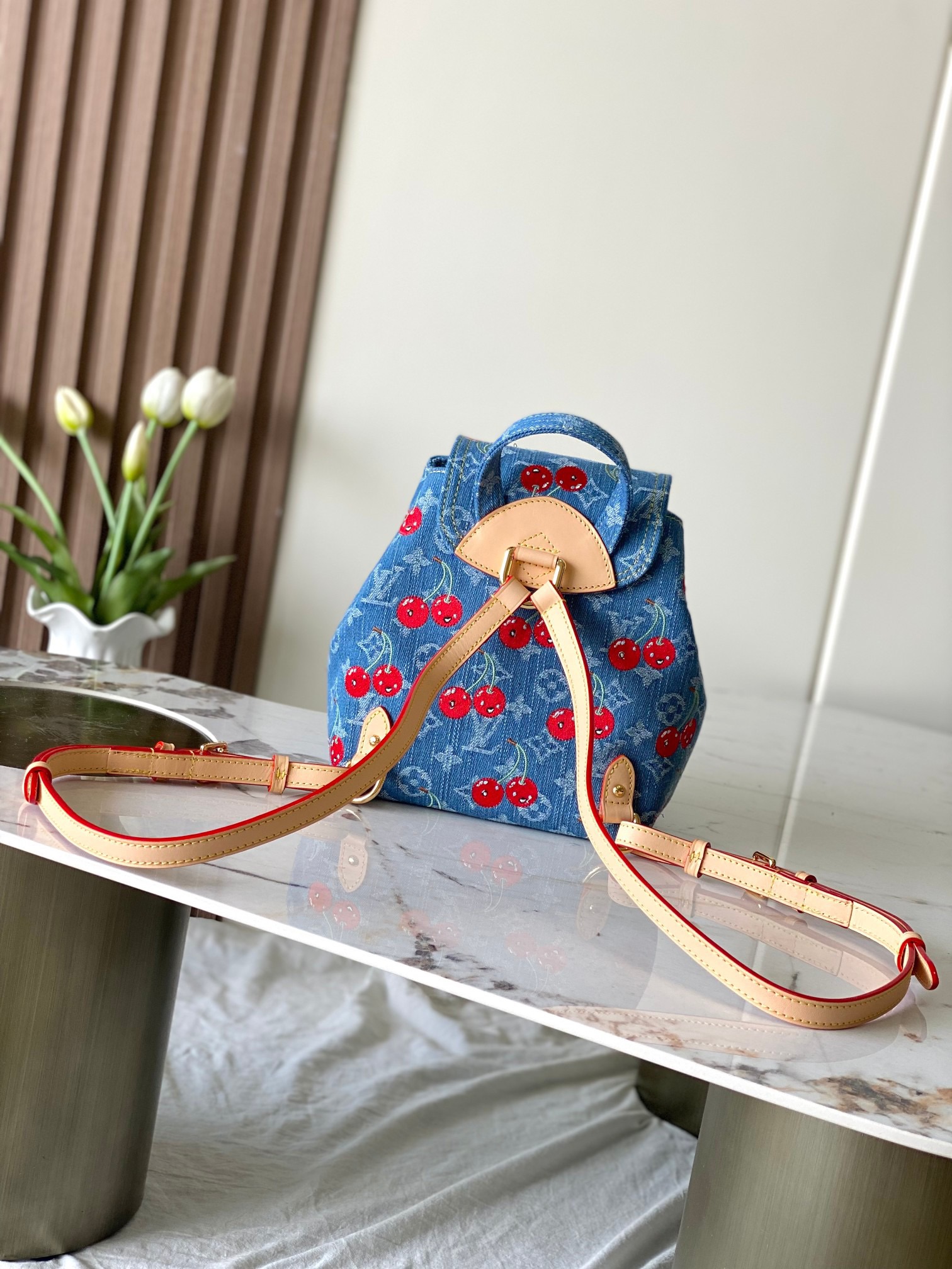 【ヴェニス バックパック】M13679 デニム／チェリー