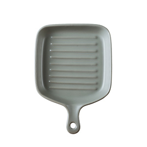 จานเซรามิกสไตล์ยุโรป