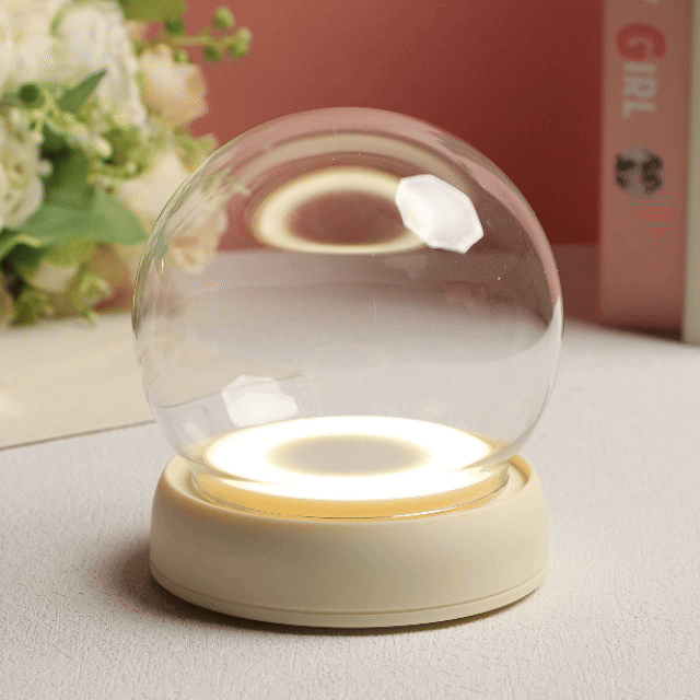 あなたの写真からカスタム3dアクションフィギュアナイトランプガラスディスプレイドーム自動センサーホームデコレーションボーイフレンド、ガールフレンド、または記念日