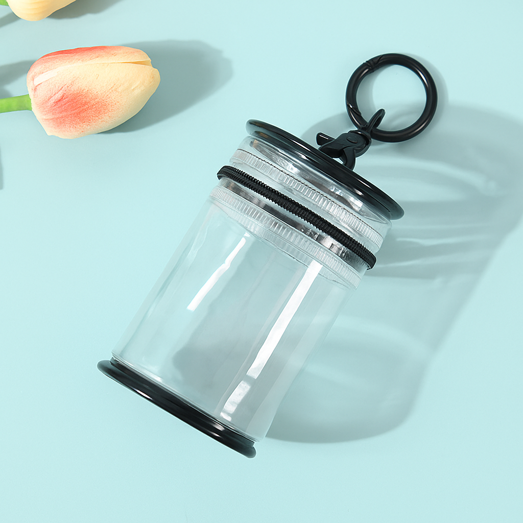 (6～8cmのフィギュアにフィット) カラビナフック付きバッグチャーム付きブラックシリンダー収納ポーチ