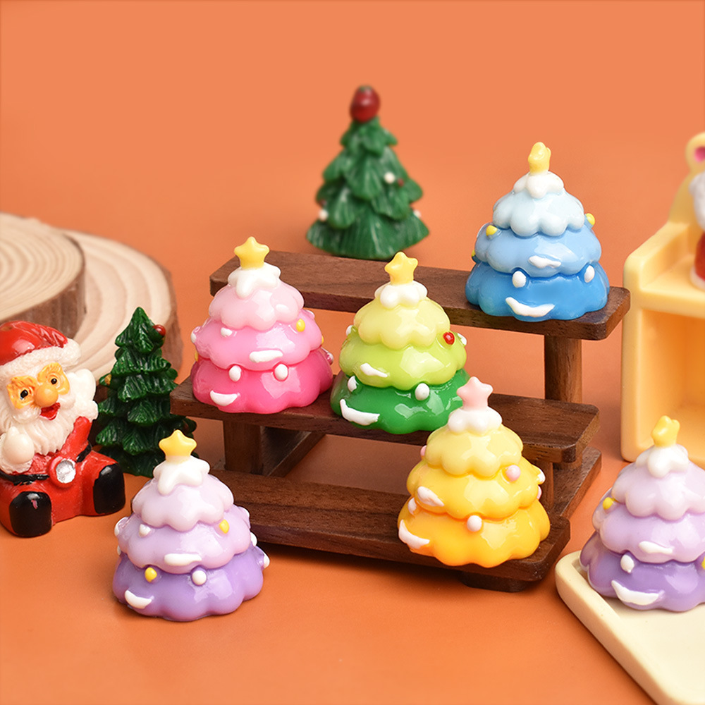 ミニ漫画クリスマスツリーの置物 かわいい5色の装飾オーナメント カスタム3dフィギュアとホリデーディスプレイ用 - 