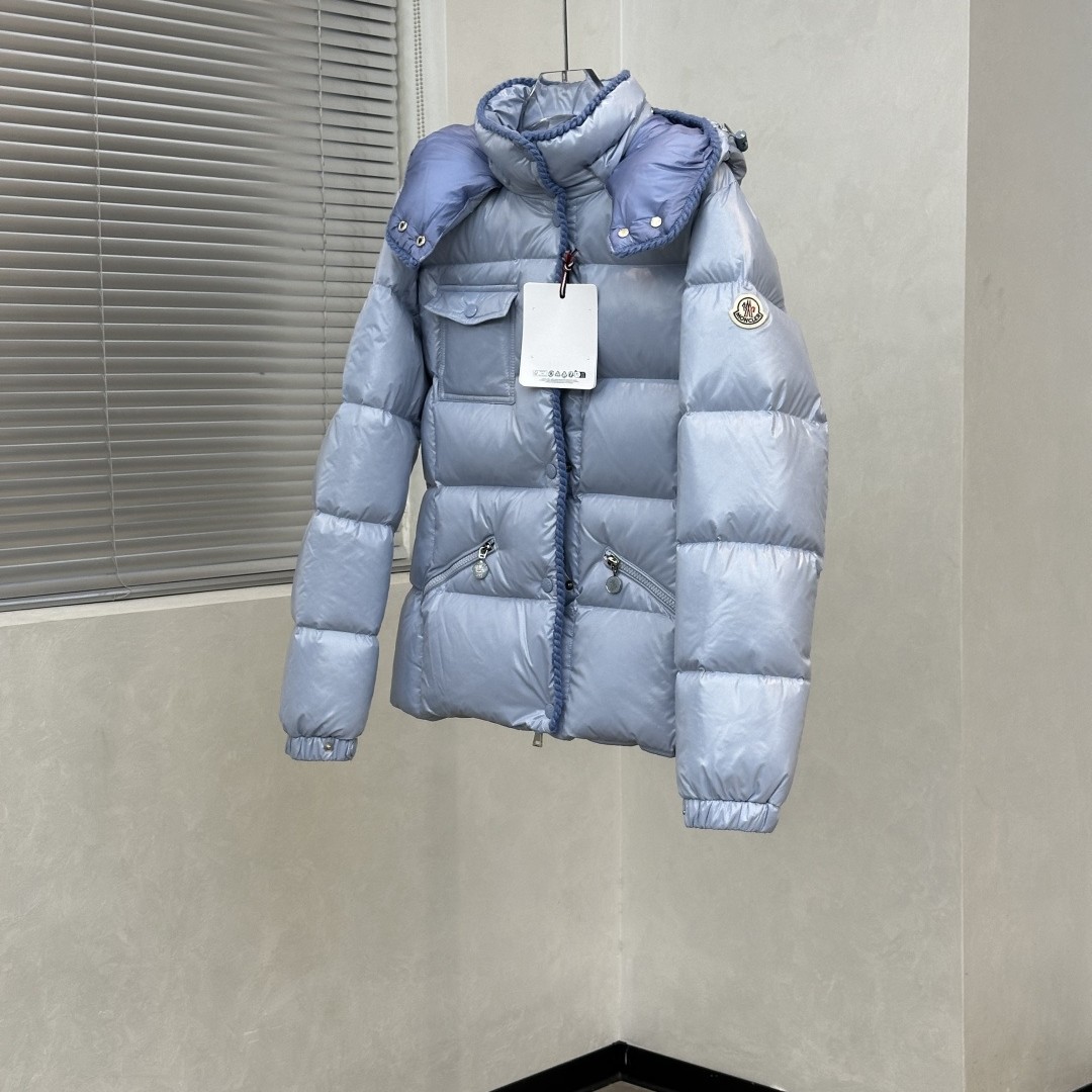MONCLER モンクレール Glareins 編み込み飾り 調節可能フード ショート丈 ダウンジャケット レディース ライトブルー