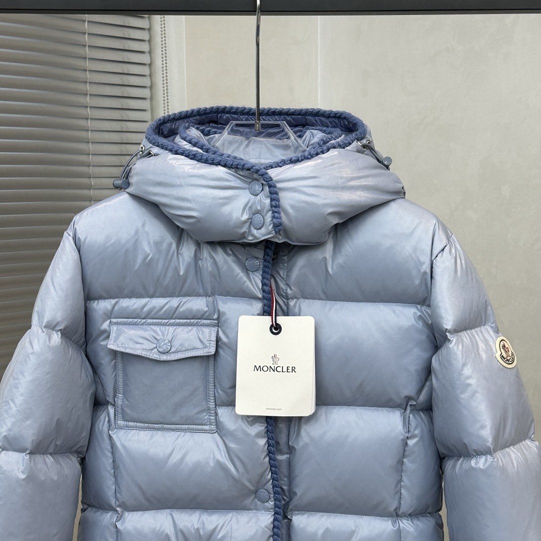 MONCLER モンクレール Glareins 編み込み飾り 調節可能フード ショート丈 ダウンジャケット レディース ライトブルー