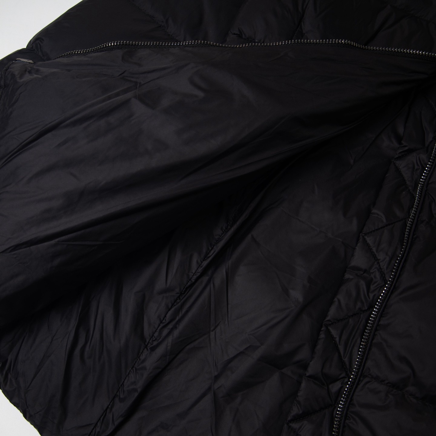 Moncler モンクレール 2025秋冬新作 Boed レディース 短款 フォックスファーカラー ベルト付き ダウンジャケット ブラック