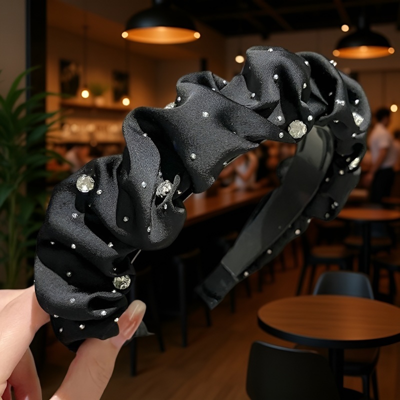 黑色褶皺髮箍搭配日常穿搭