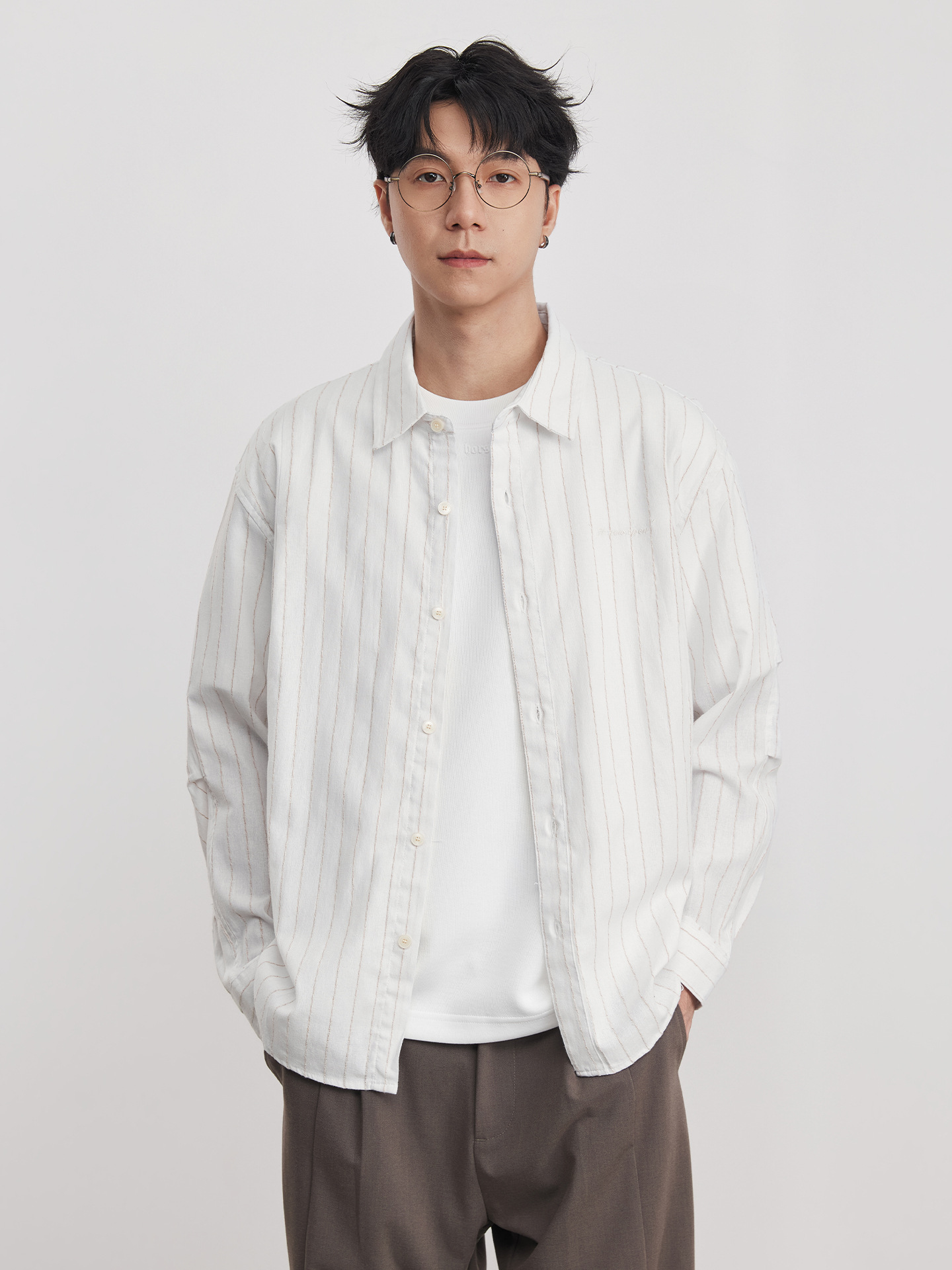 男春秋淺金條紋長袖襯衫