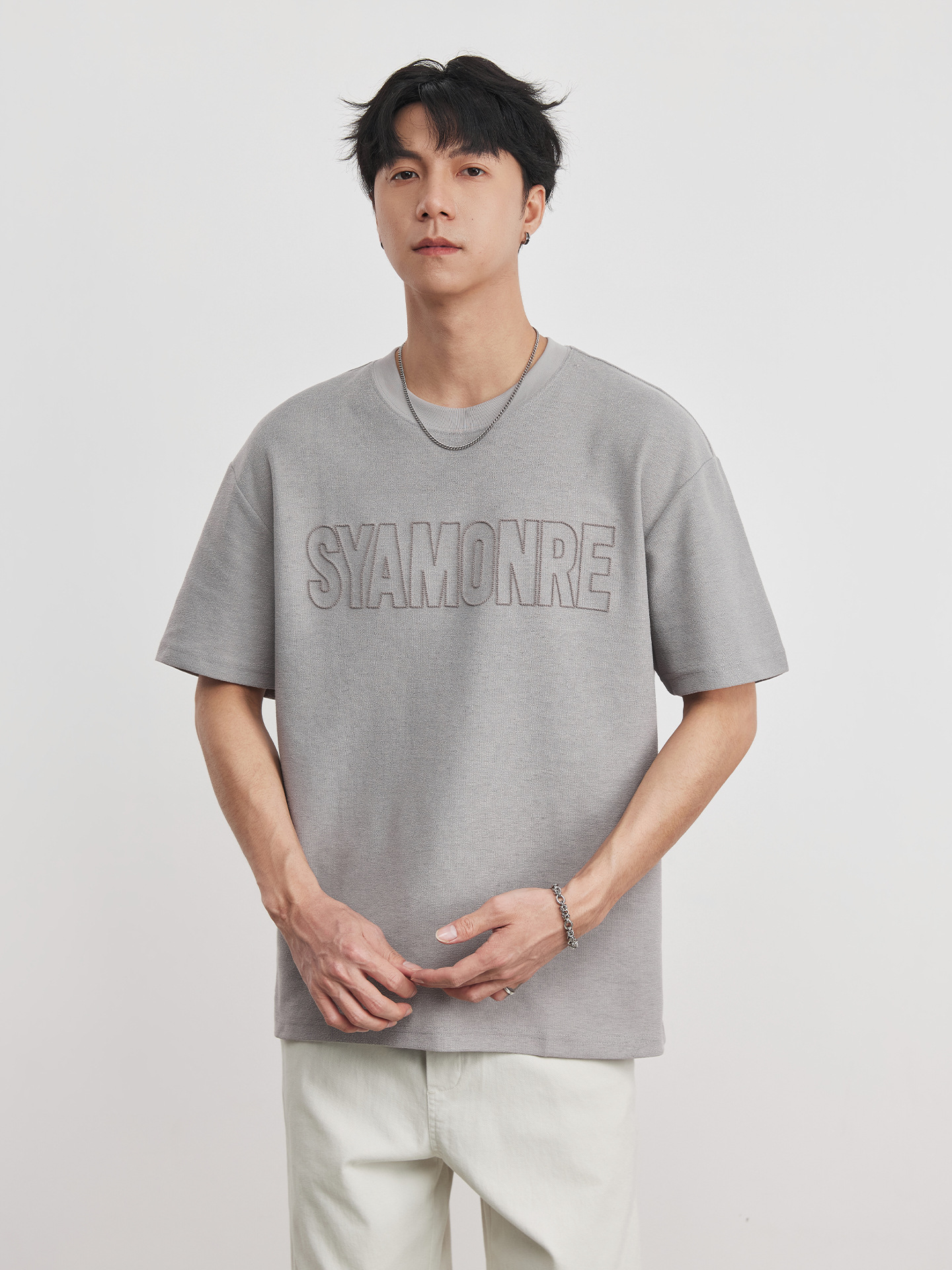 男夏季字母刺繡圓領T恤