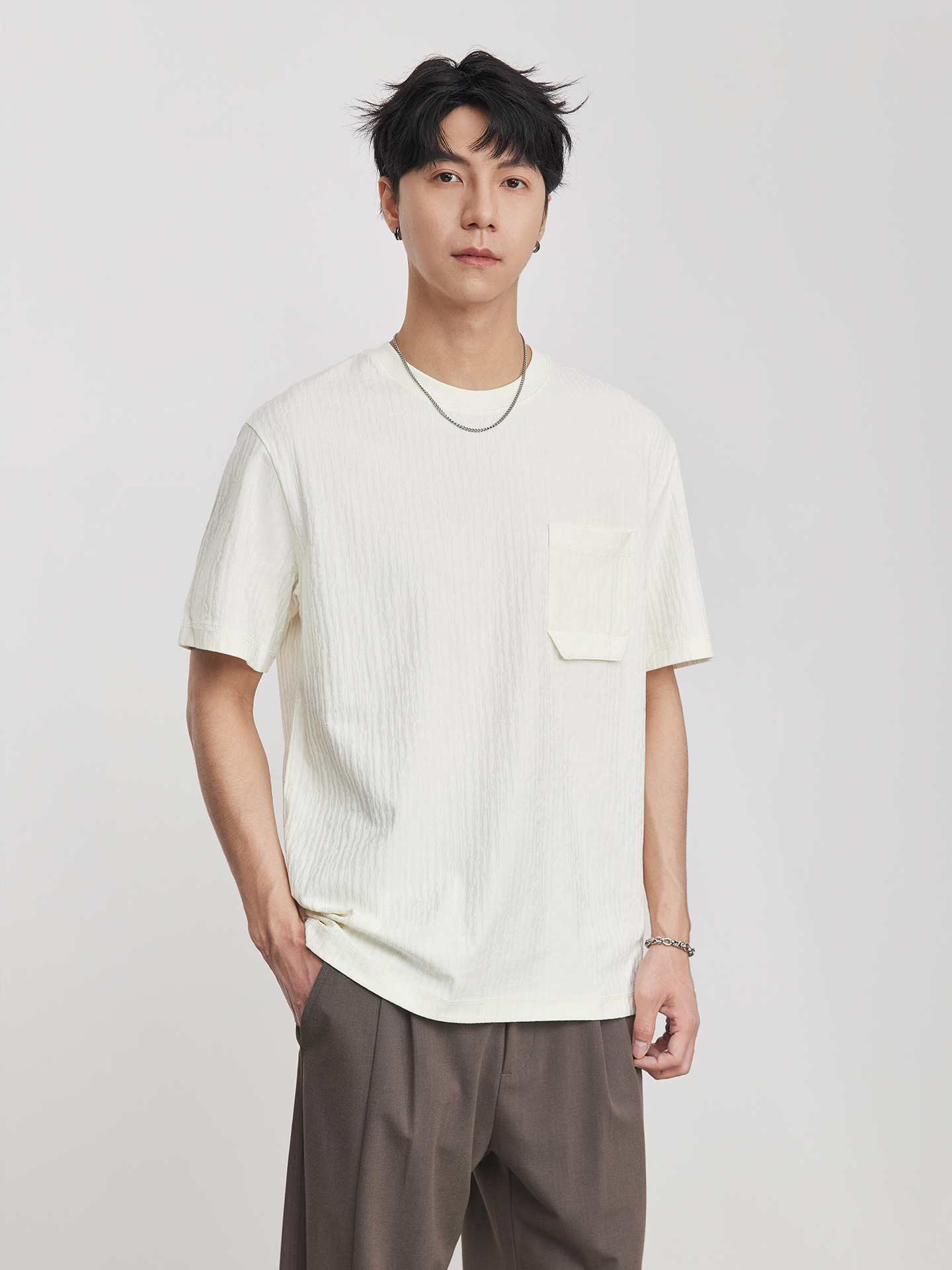 男夏季圓領口袋裝飾肌理感短袖T