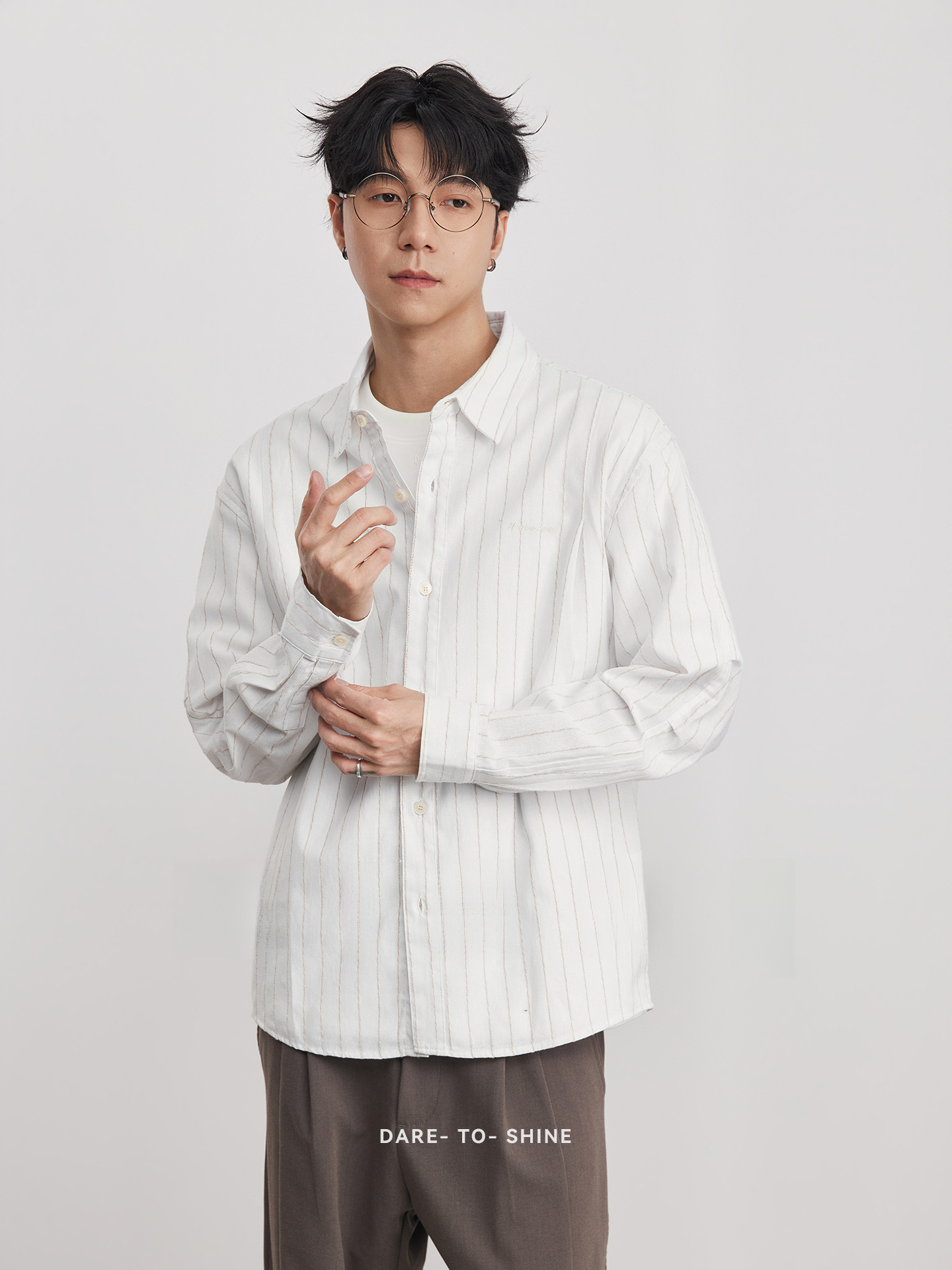 男春秋淺金條紋長袖襯衫