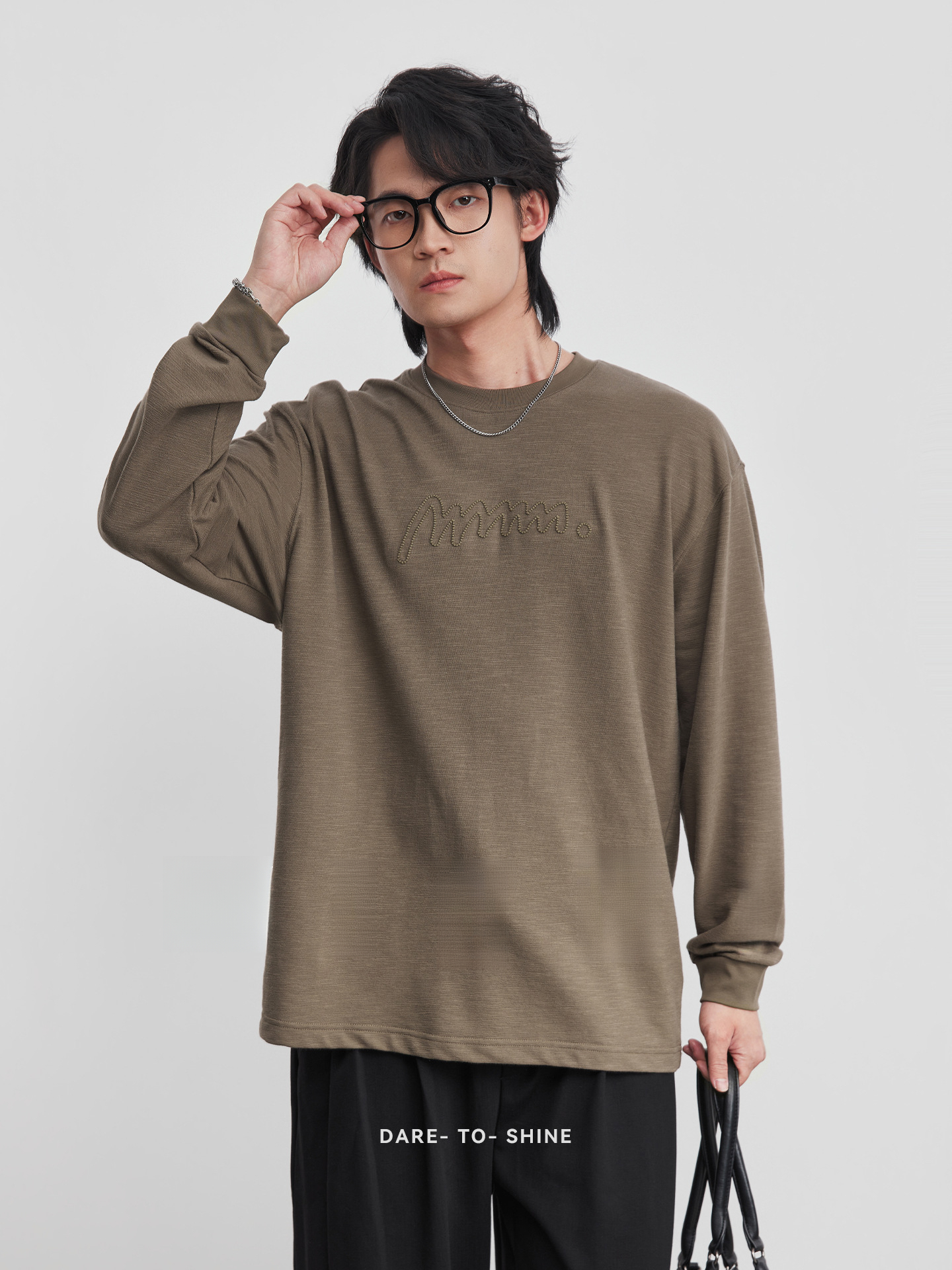 春季男圓領內搭純色長袖T恤