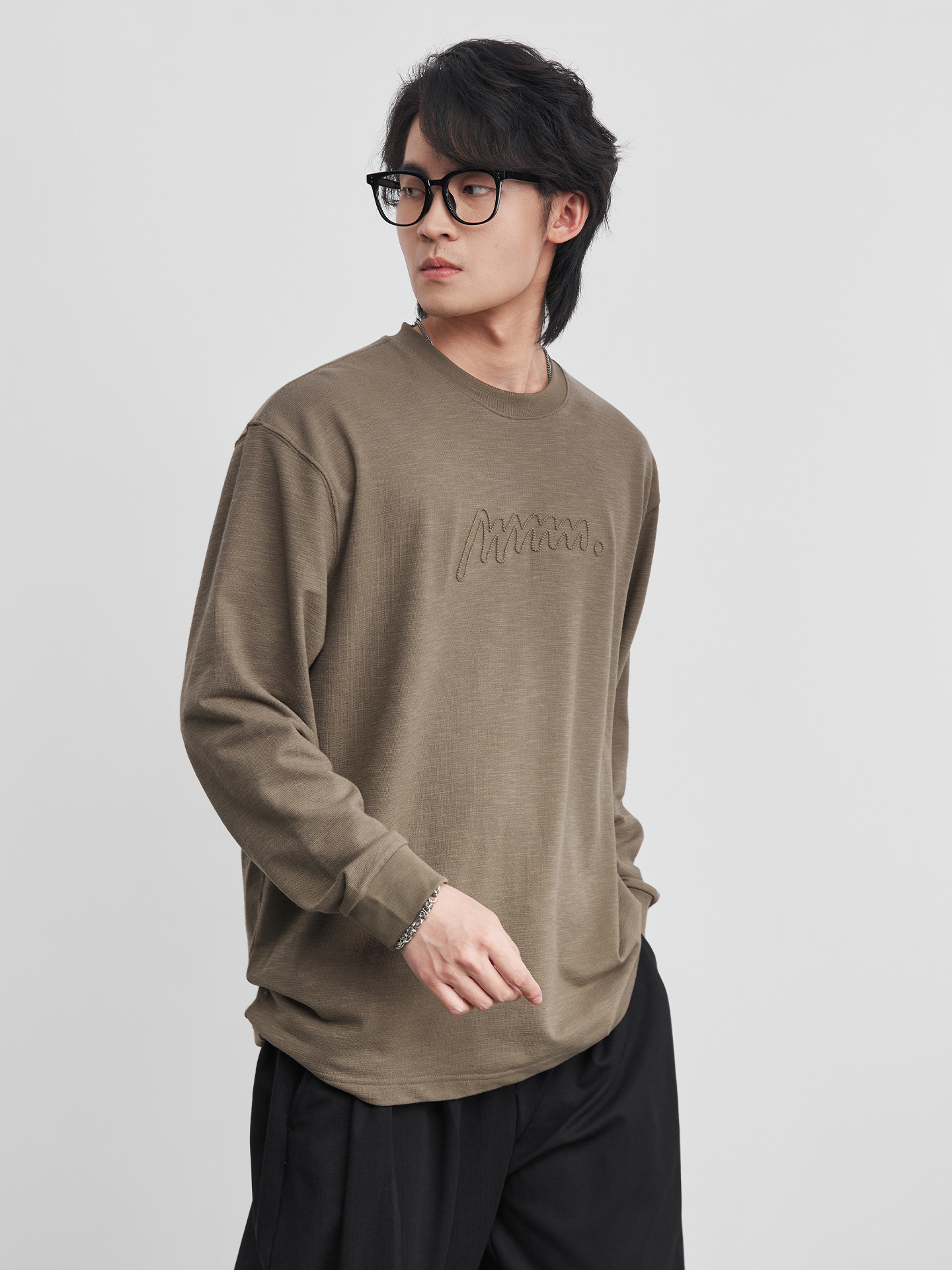 春季男圓領內搭純色長袖T恤