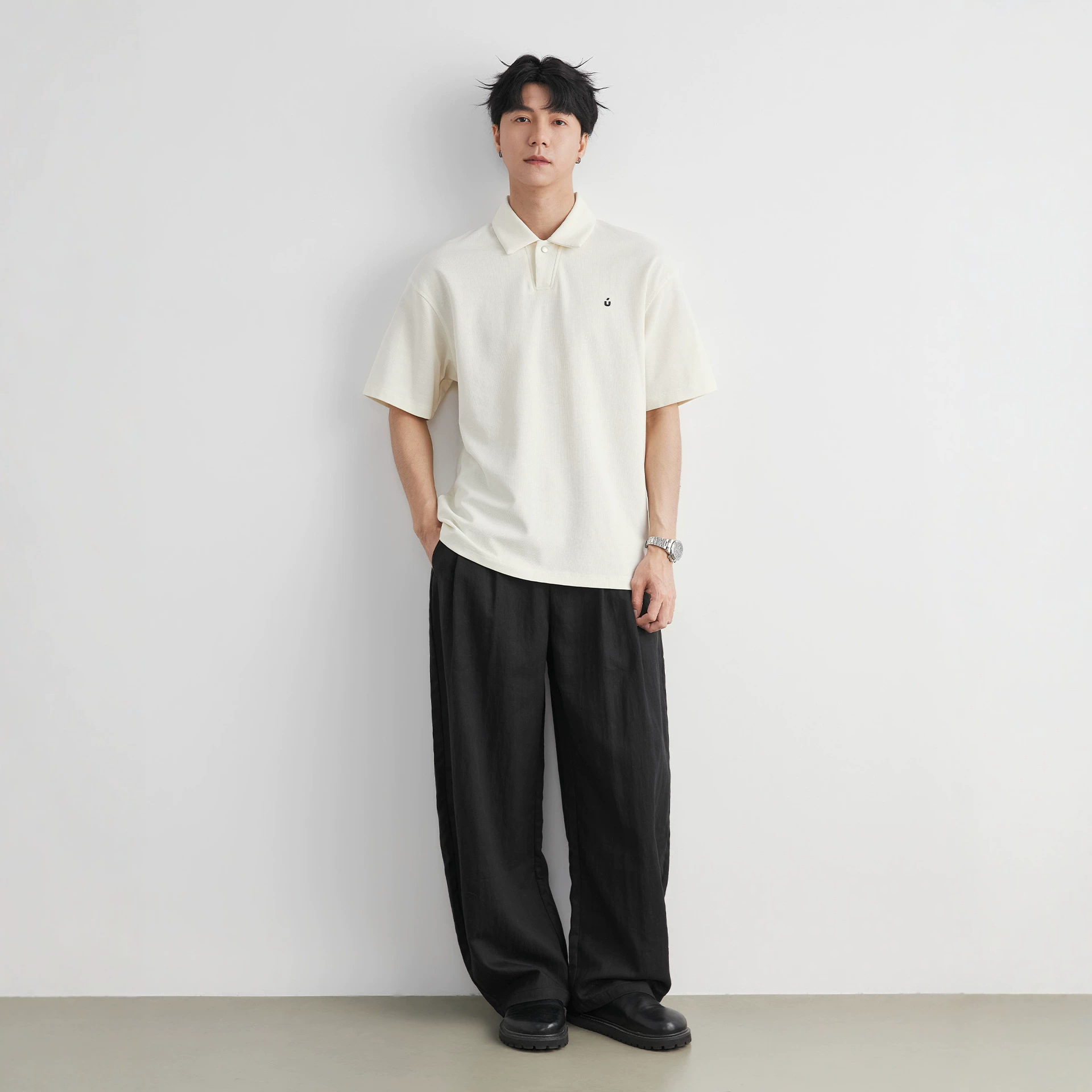 日系刺繡小標翻領紐扣POLO衫