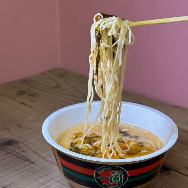 The birthplace of mustard greens ramen, the Nagahama shogun's specialty "original Pickled Takana Mustard with Chili"  [Direct from Japan]