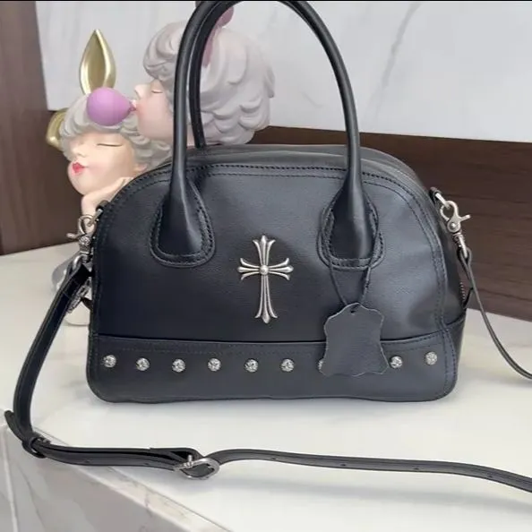 クロムハーツ 純皮 ショルダーバッグ
