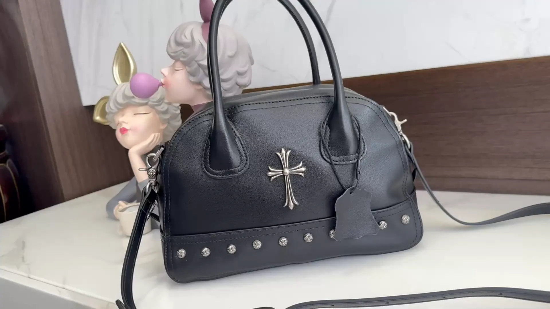 クロムハーツ 純皮 ショルダーバッグ