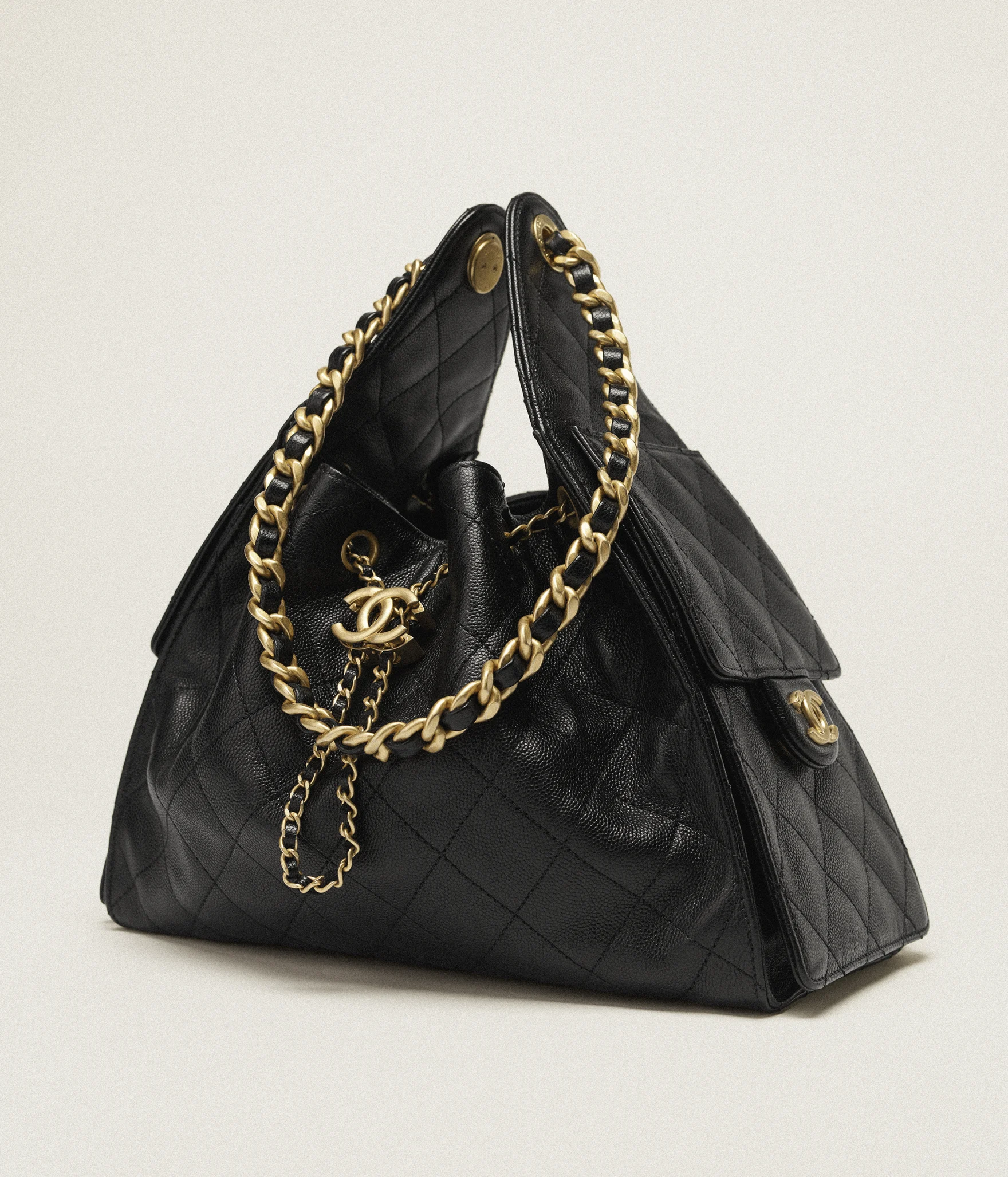 CHANEL 25 スモール ハンドバッグ/ グレインド カーフスキン