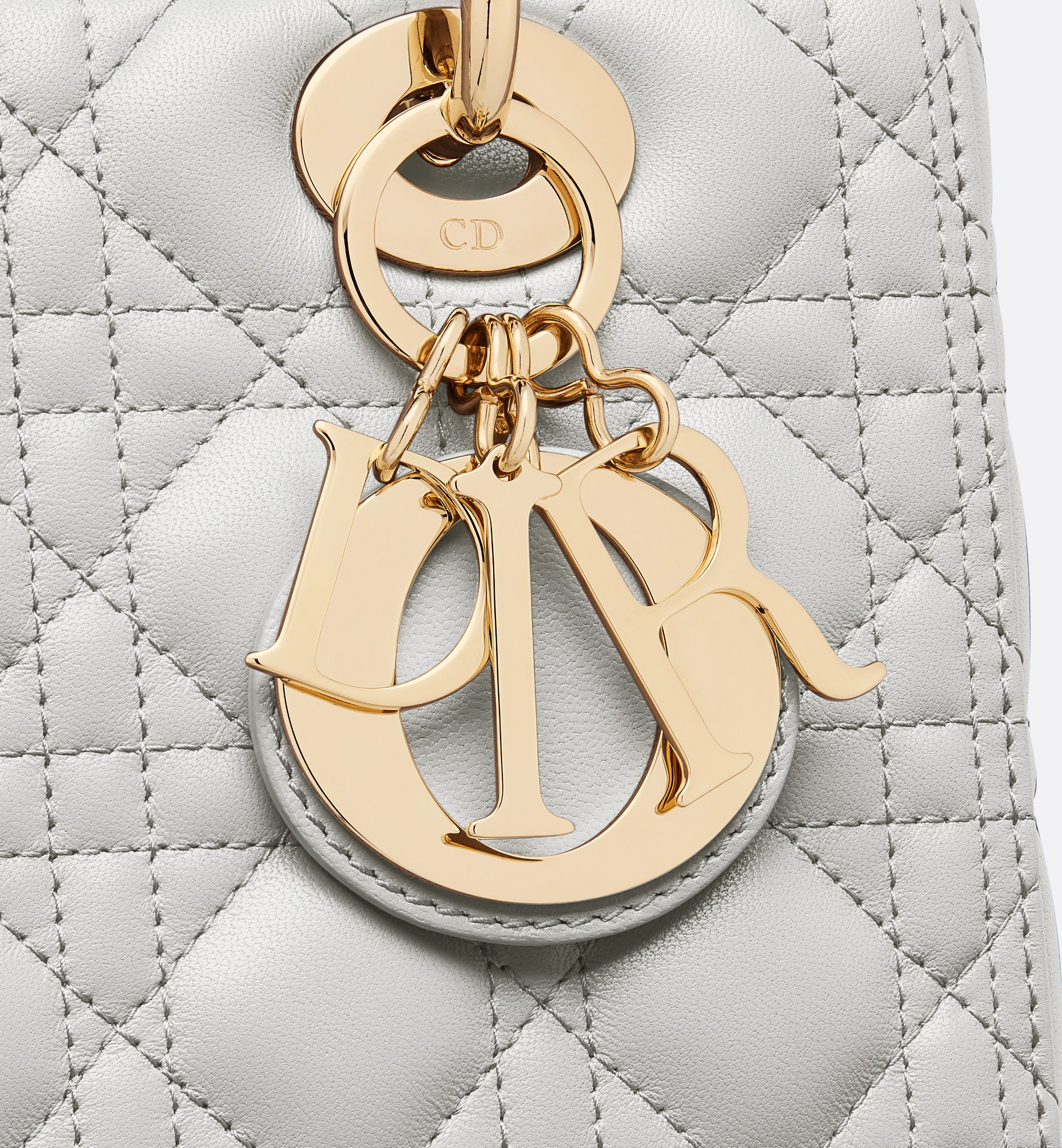 Lady Dior バッグ ミディアム