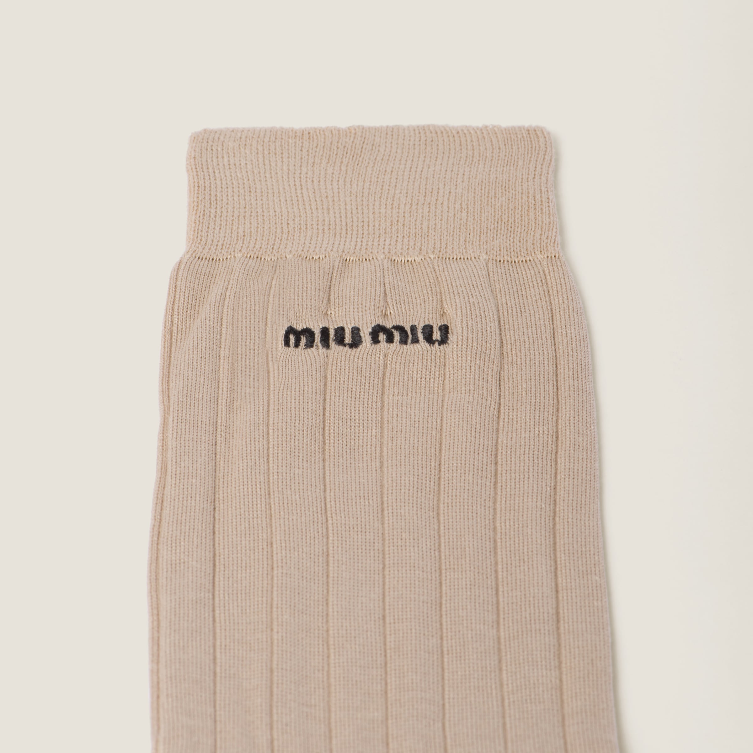 MIU MIU シルク ソックス MCZ475 アルビノホワイト