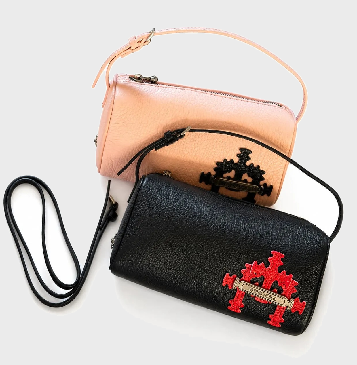 【Chrome Hearts】漆黒に煌めく十字の誓い――クロムハーツ・シリンダー・ハンドバッグ