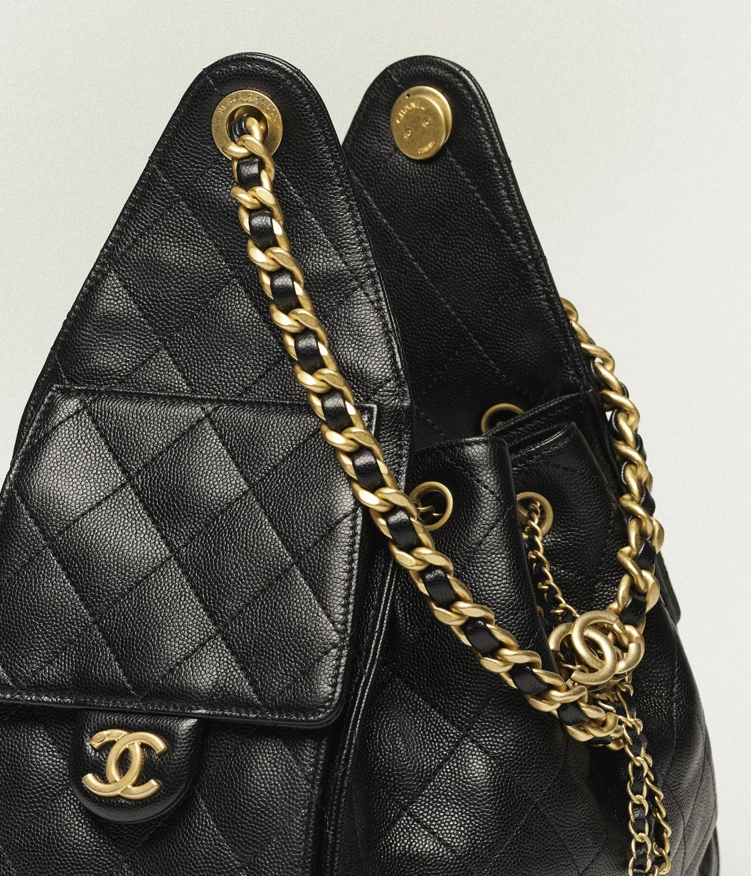 CHANEL 25 スモール ハンドバッグ/ グレインド カーフスキン