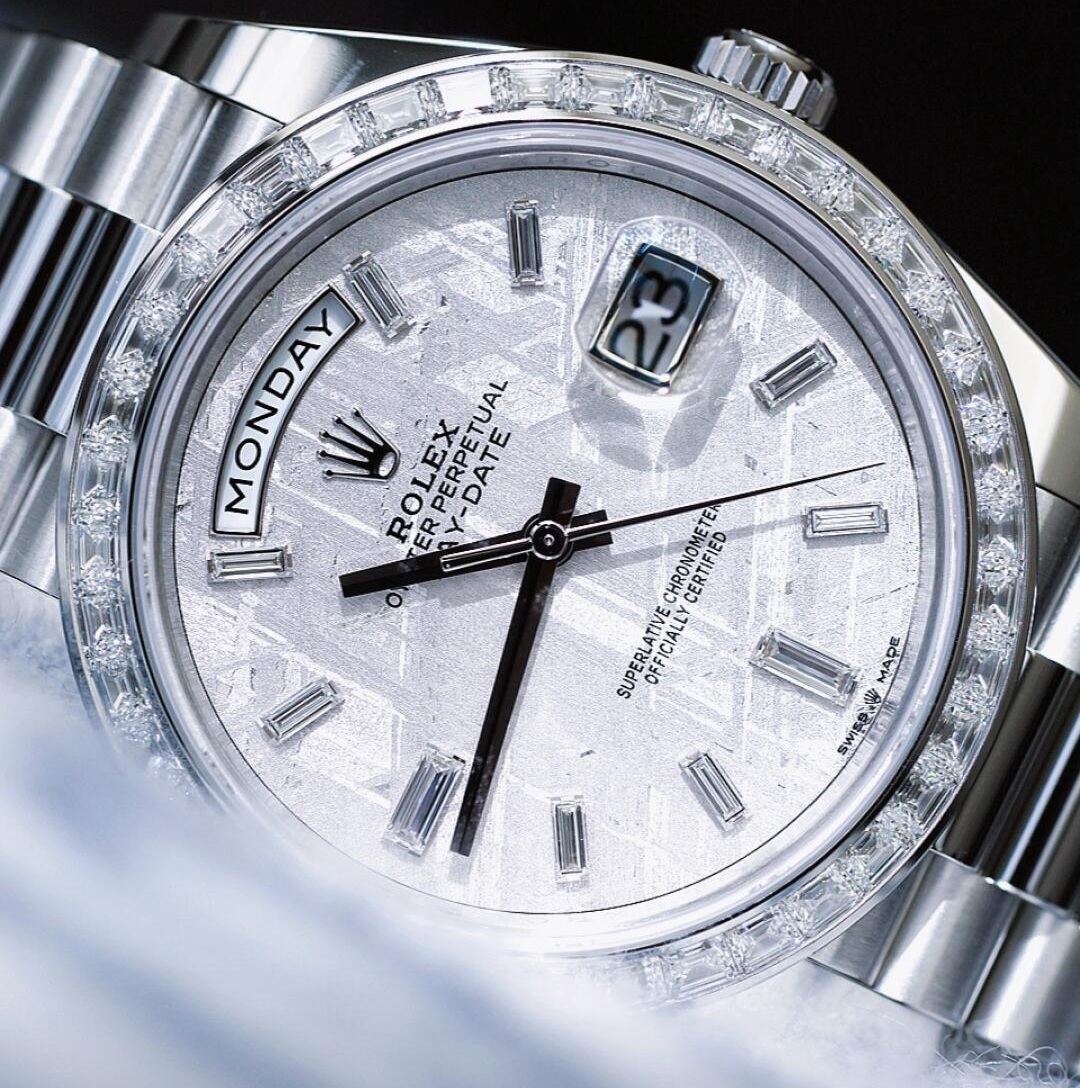 Day-Date 40(デイデイト) 40 | オイスター、40 mm、ホワイトゴールド、ダイヤモンド  リファレンス 228349RBR-0040