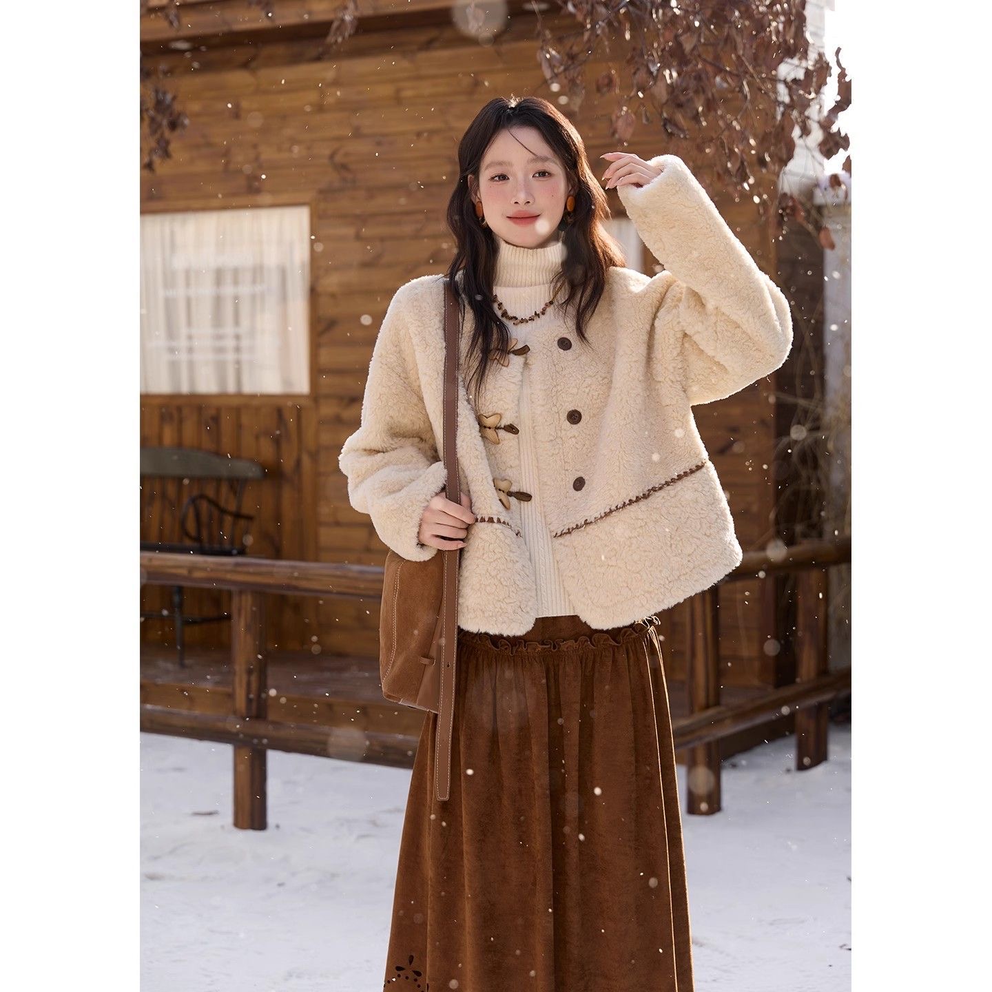 奶茶杏仿羊羔毛外套女|2025秋冬新款女裝|短款皮毛一體復古外套