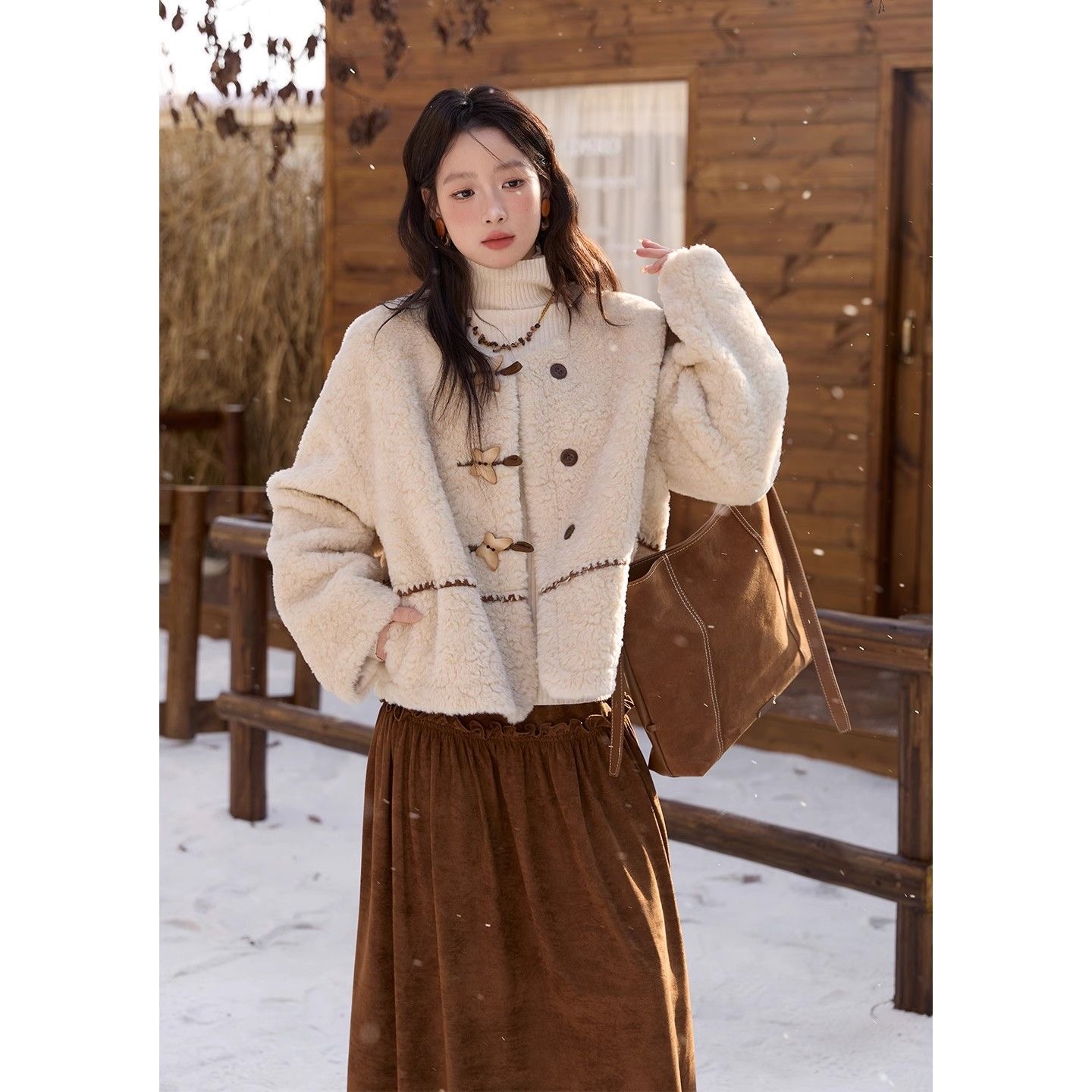 奶茶杏仿羊羔毛外套女|2025秋冬新款女裝|短款皮毛一體復古外套