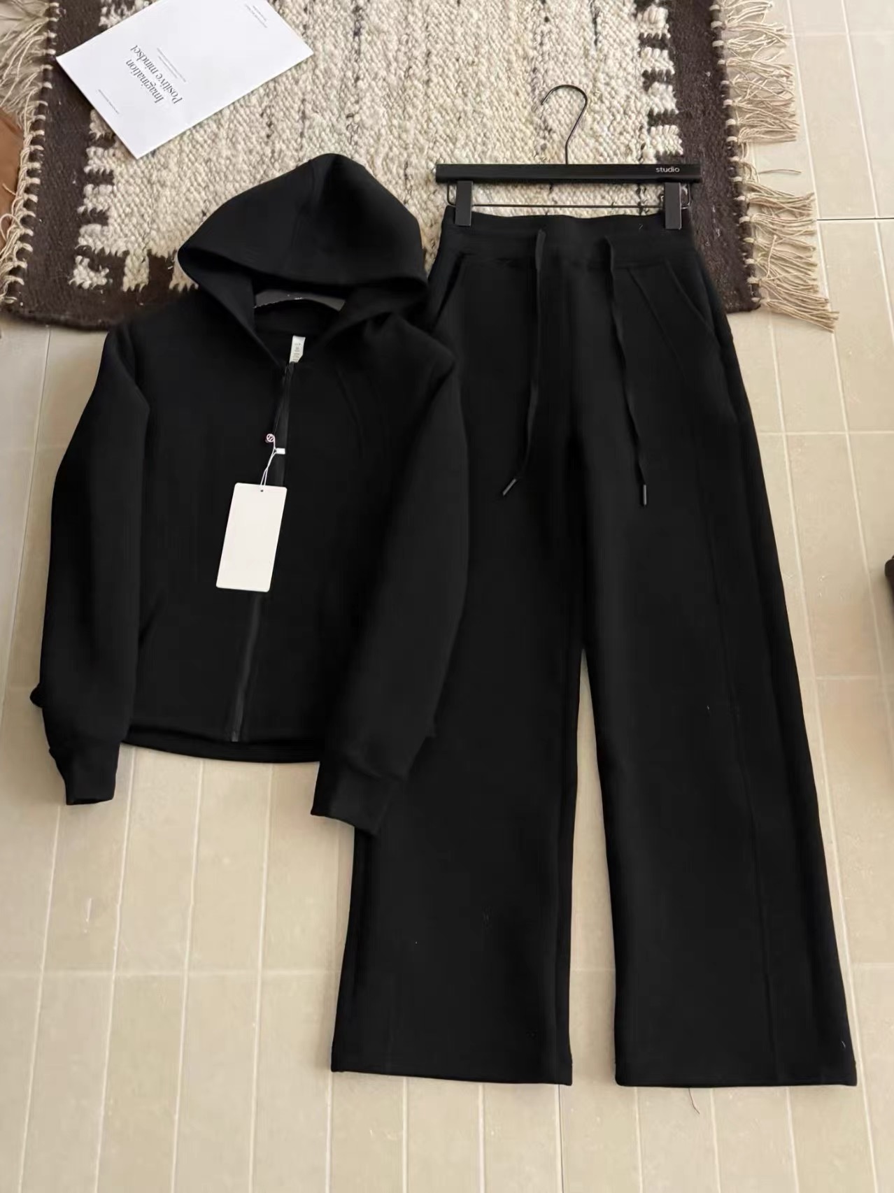 秋冬必備顯瘦套裝 | 運動通勤 & 保暖顯瘦兩不誤 | 防風連帽套裝收腰✨