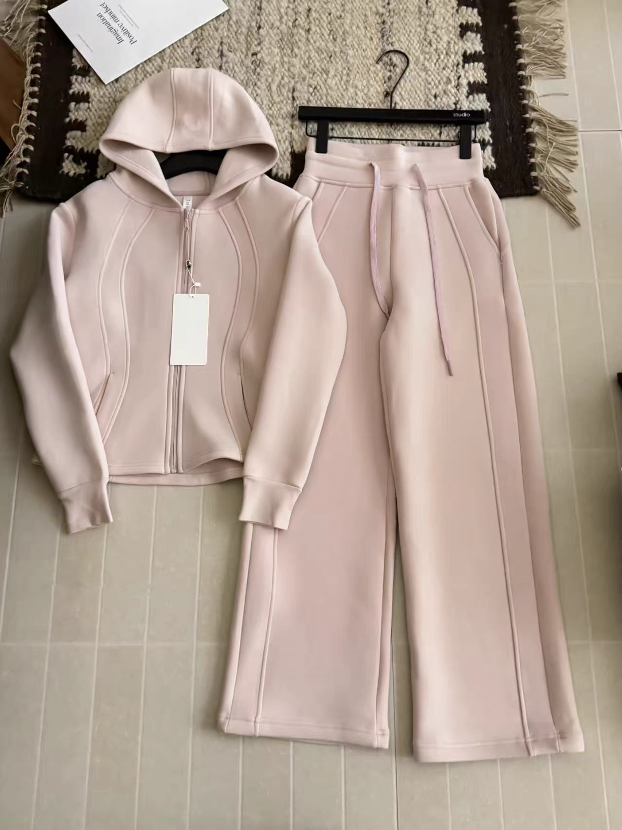 秋冬必備顯瘦套裝 | 運動通勤 & 保暖顯瘦兩不誤 | 防風連帽套裝收腰✨