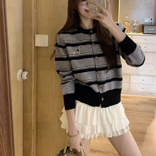 小狗刺繡百搭針織|撞色條紋圓領上衣|秋冬穿搭針織毛衣短版外套 